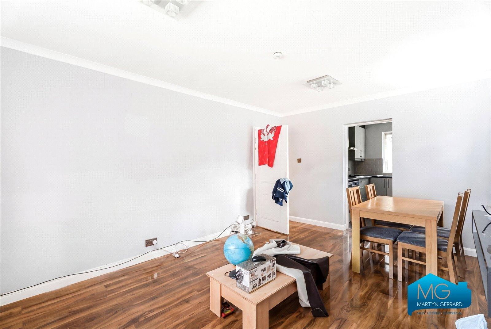 3 bedroom Apartment to rent - Martyn Gerrard