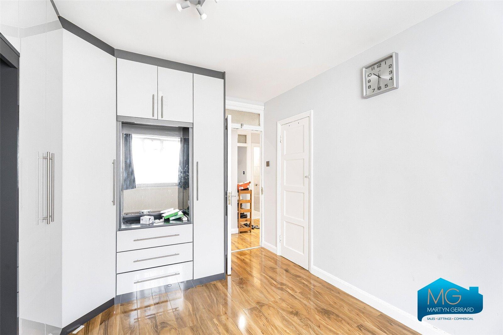 3 bedroom Apartment to rent - Martyn Gerrard