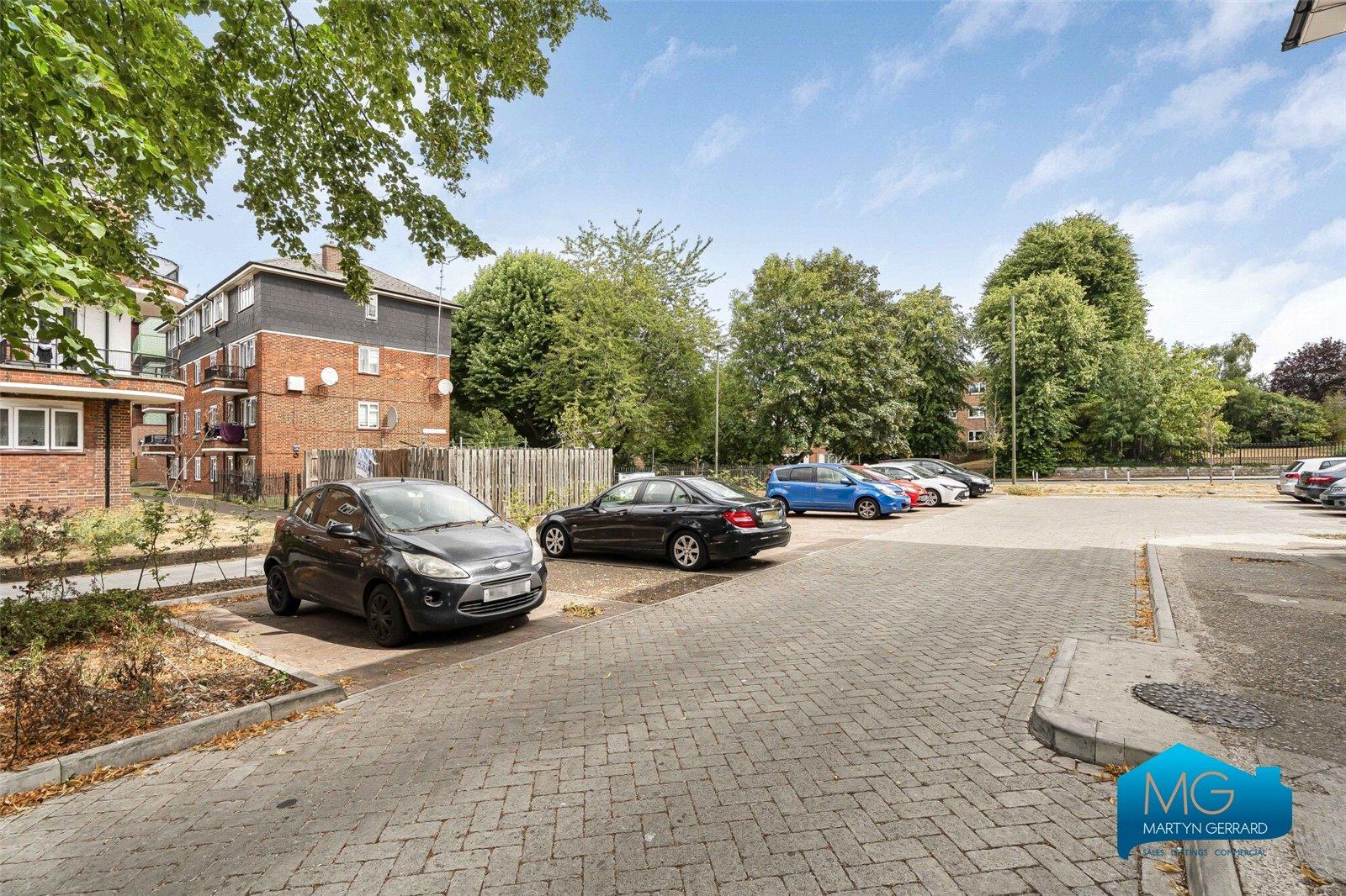3 bedroom Apartment to rent - Martyn Gerrard