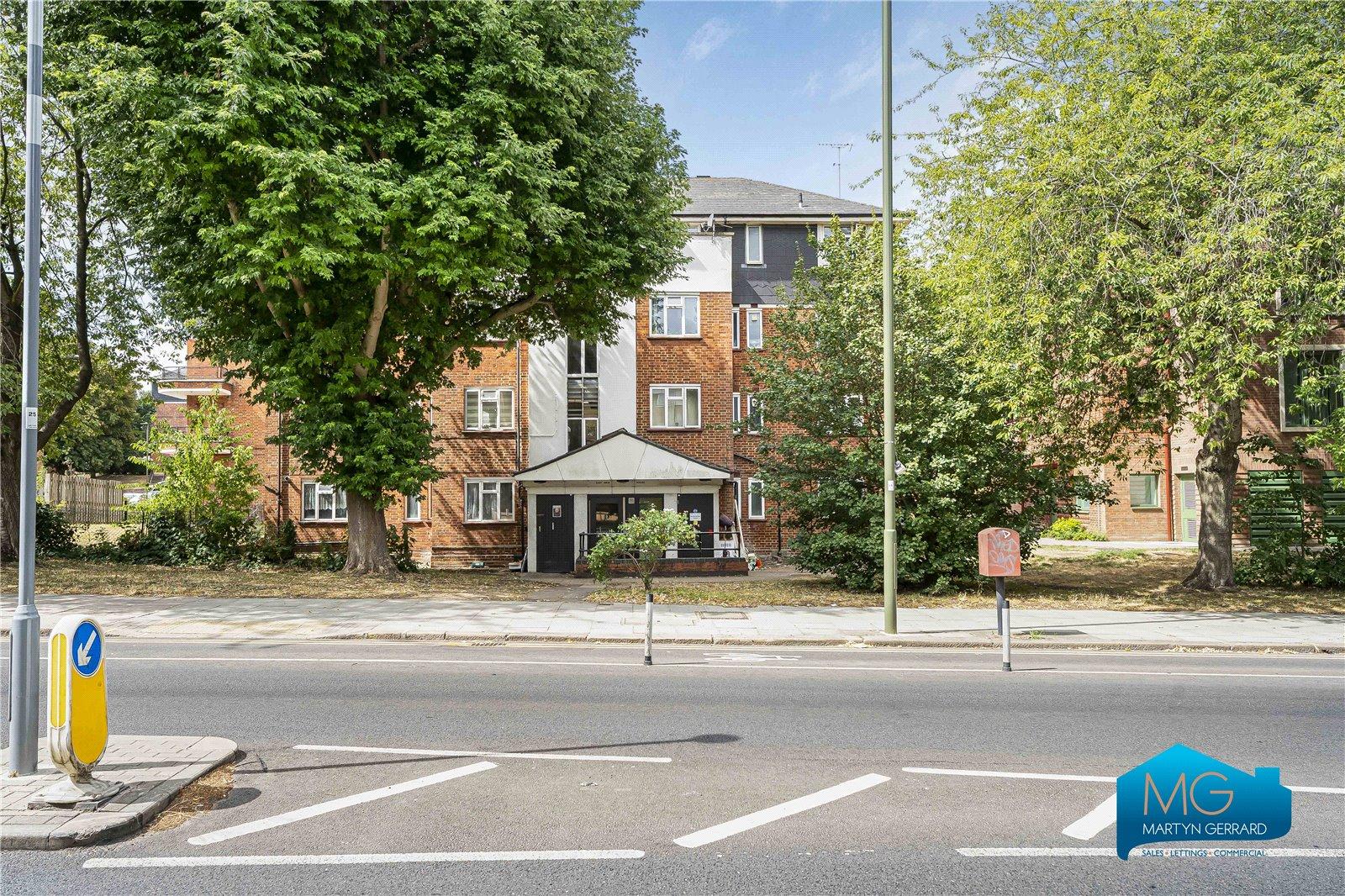 3 bedroom Apartment to rent - Martyn Gerrard