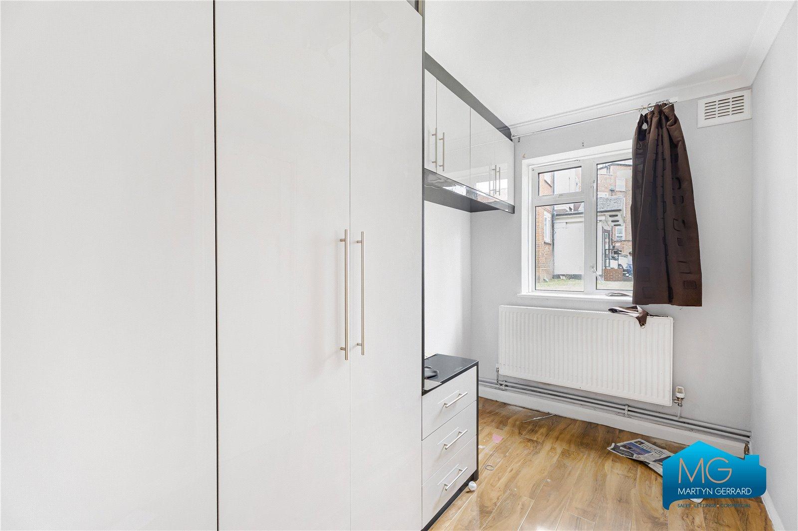 3 bedroom Apartment to rent - Martyn Gerrard