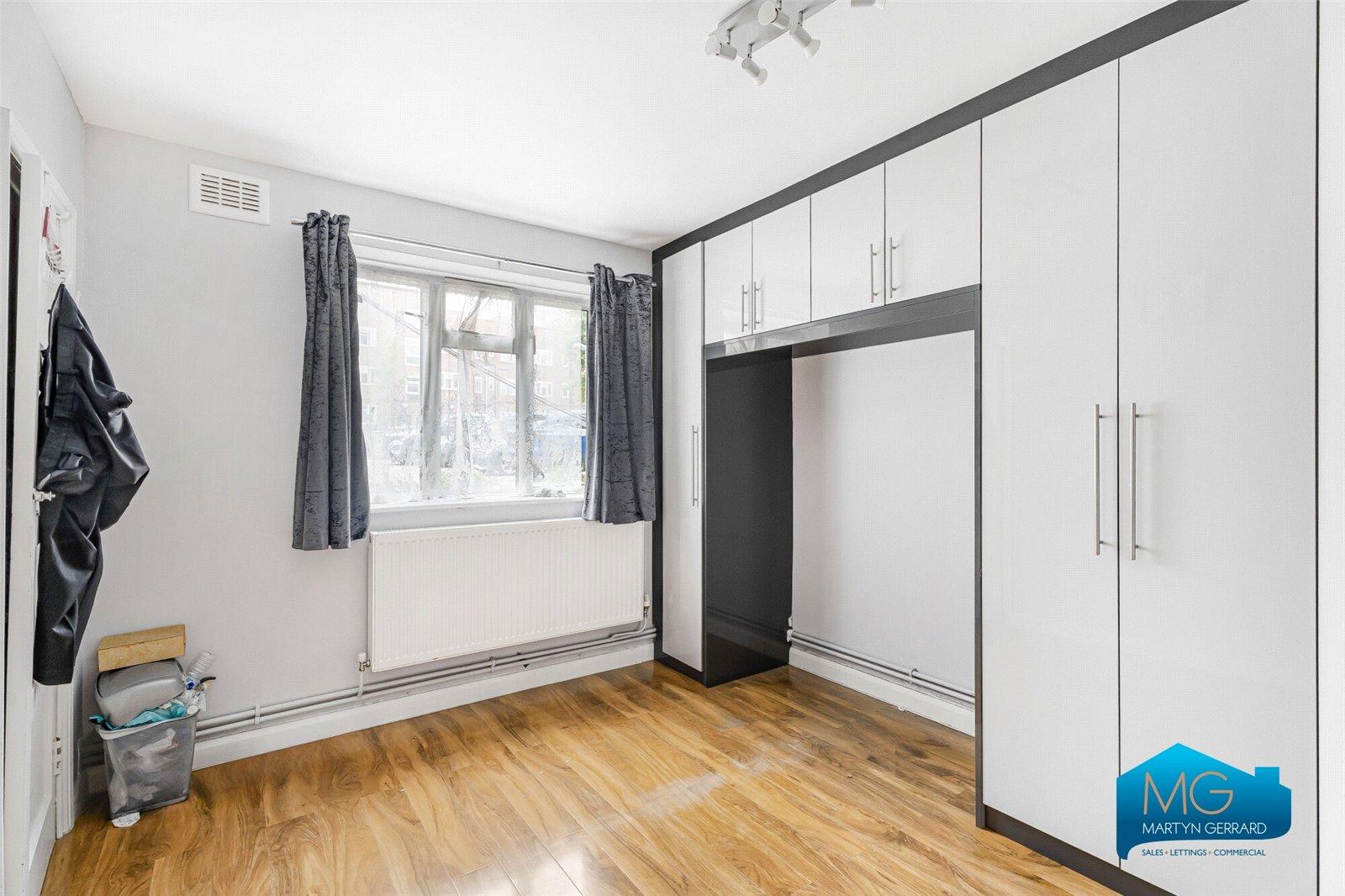3 bedroom Apartment to rent - Martyn Gerrard
