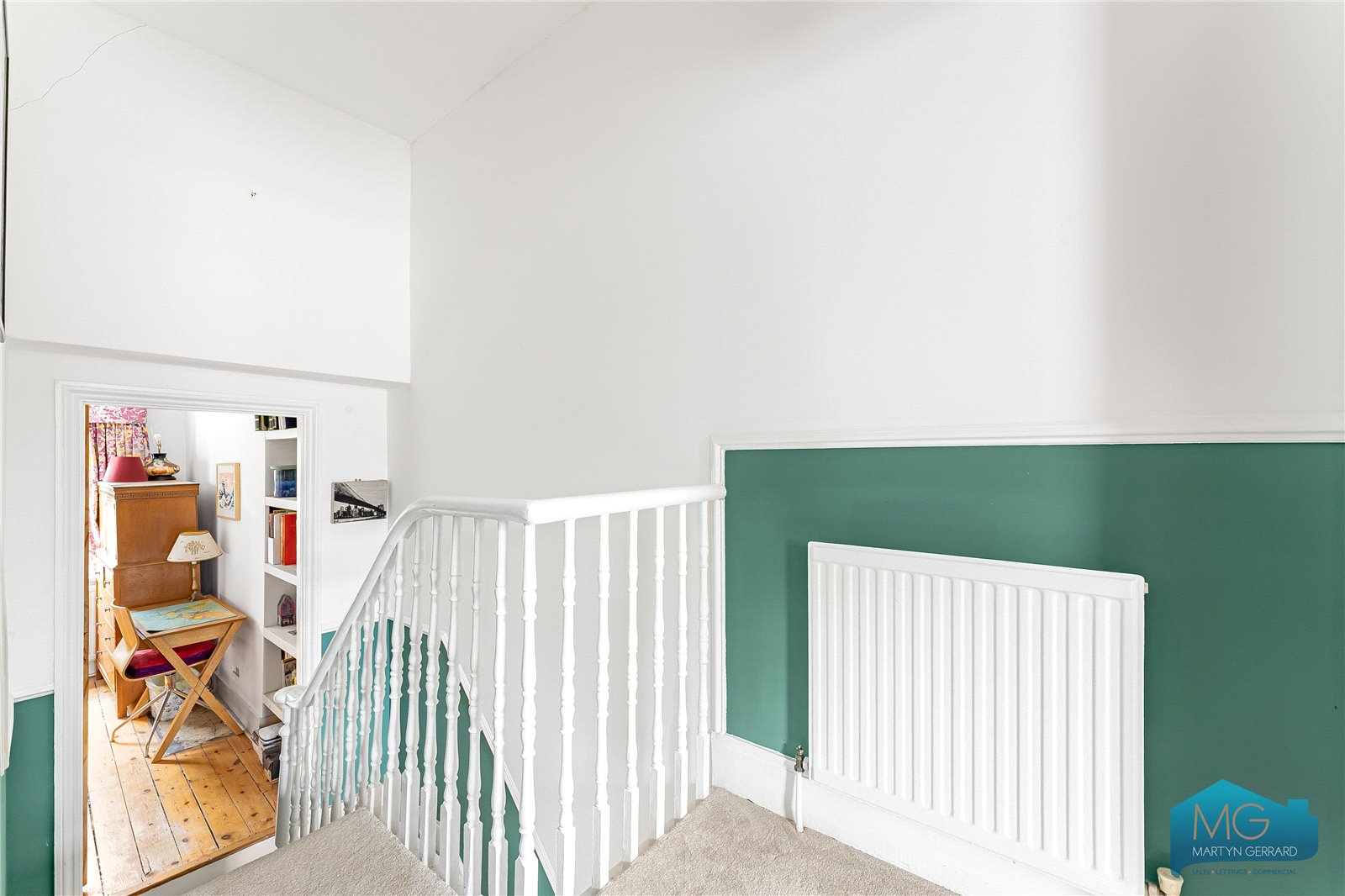 3 bedroom End of Terrace House for sale - Martyn Gerrard