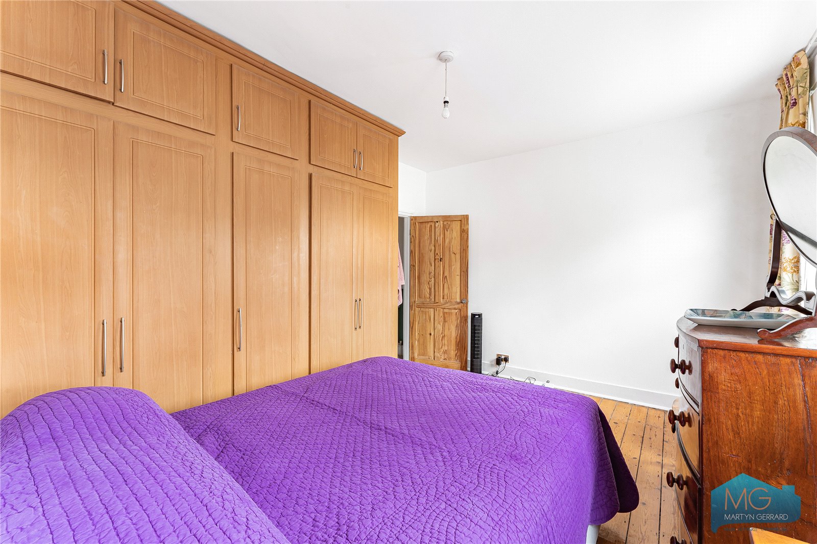 3 bedroom End of Terrace House for sale - Martyn Gerrard