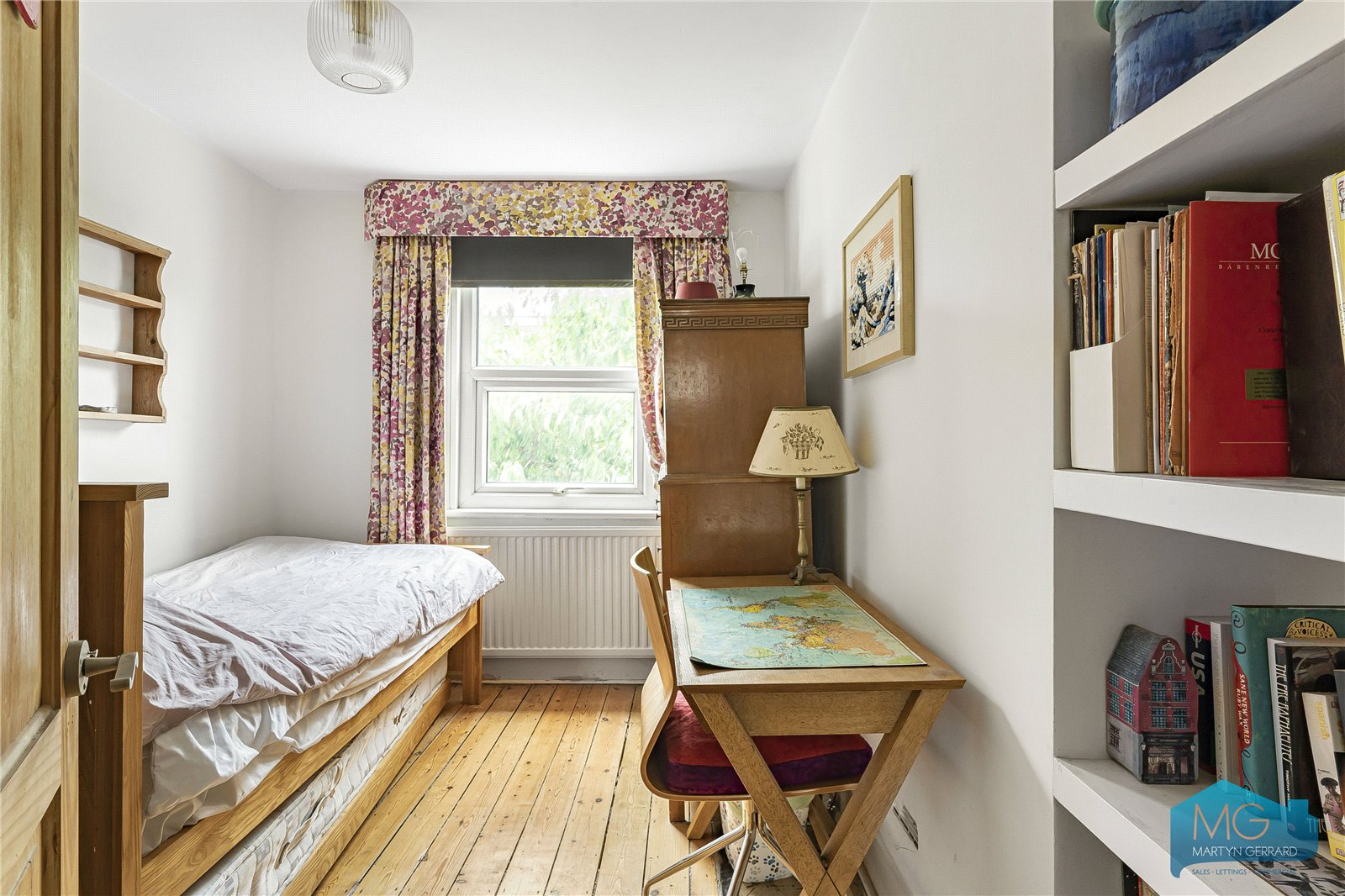 3 bedroom End of Terrace House for sale - Martyn Gerrard