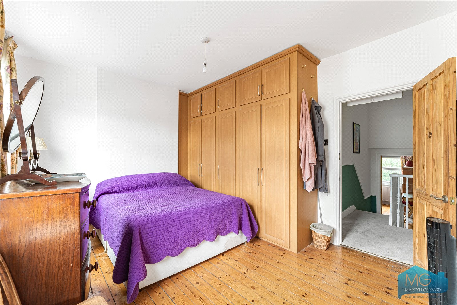 3 bedroom End of Terrace House for sale - Martyn Gerrard