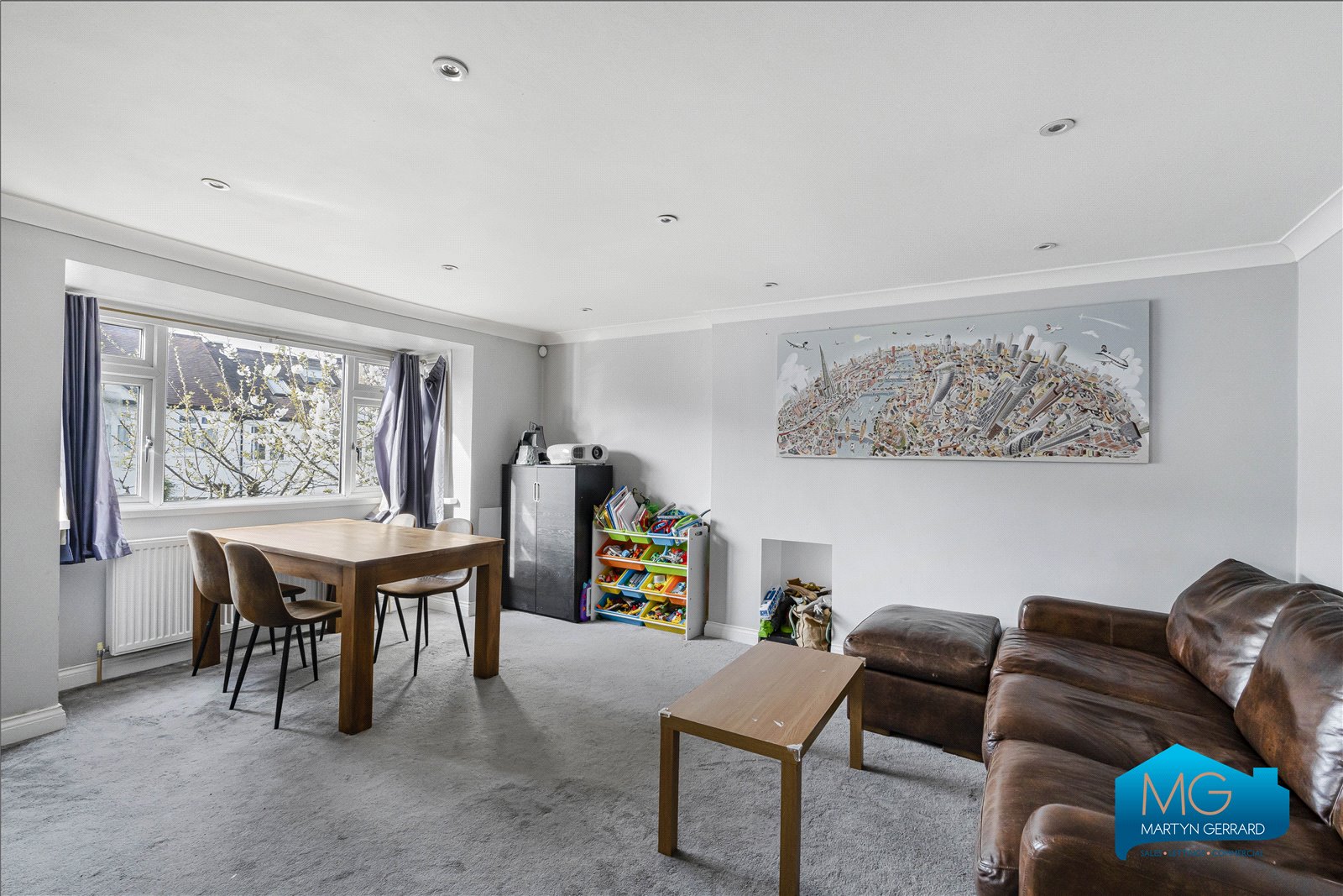 2 bedroom Maisonette to rent - Martyn Gerrard