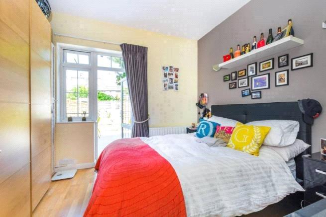1 bedroom Ground Floor Flat to rent - Martyn Gerrard