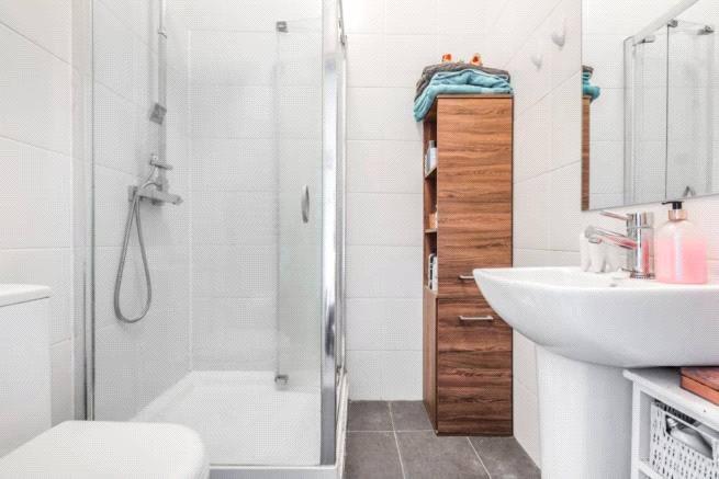 1 bedroom Ground Floor Flat to rent - Martyn Gerrard