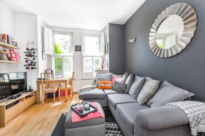 1 bedroom Ground Floor Flat to rent - Martyn Gerrard