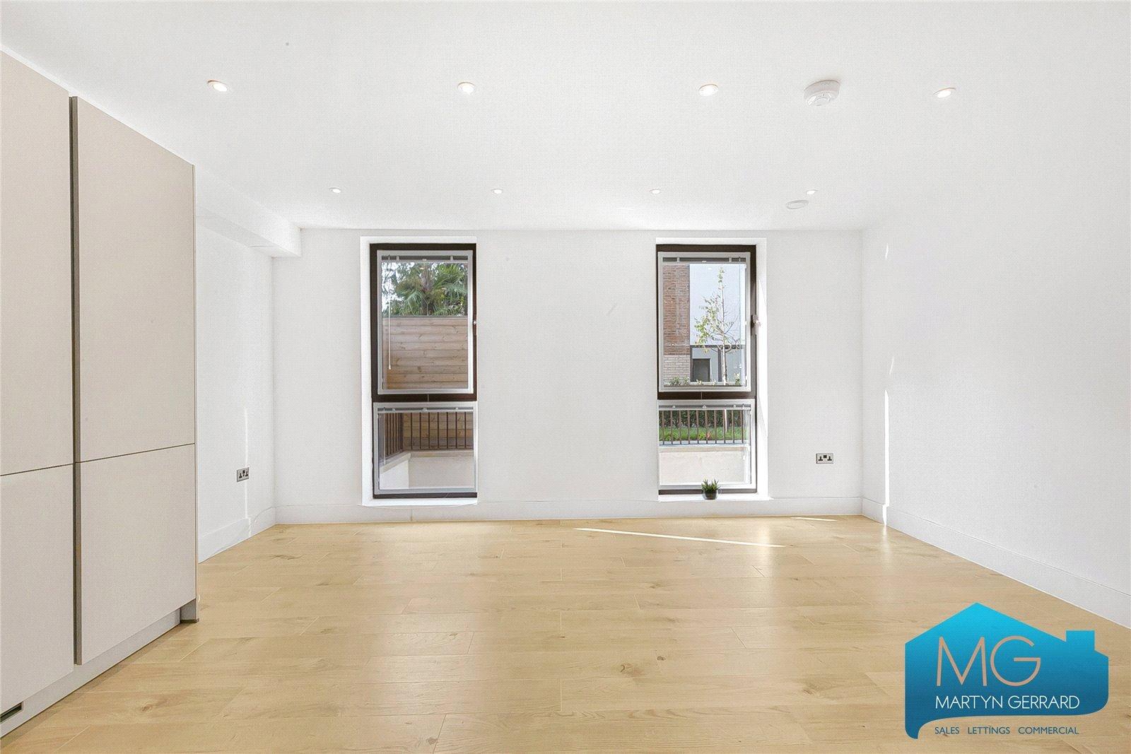 2 bedroom Ground Floor Flat to rent - Martyn Gerrard