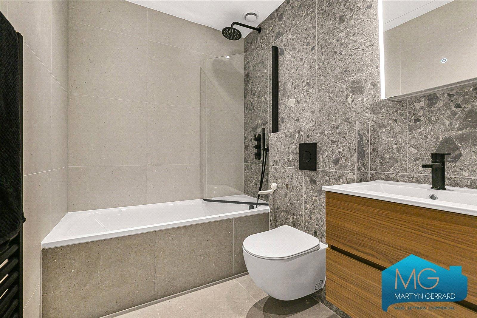 2 bedroom Ground Floor Flat to rent - Martyn Gerrard