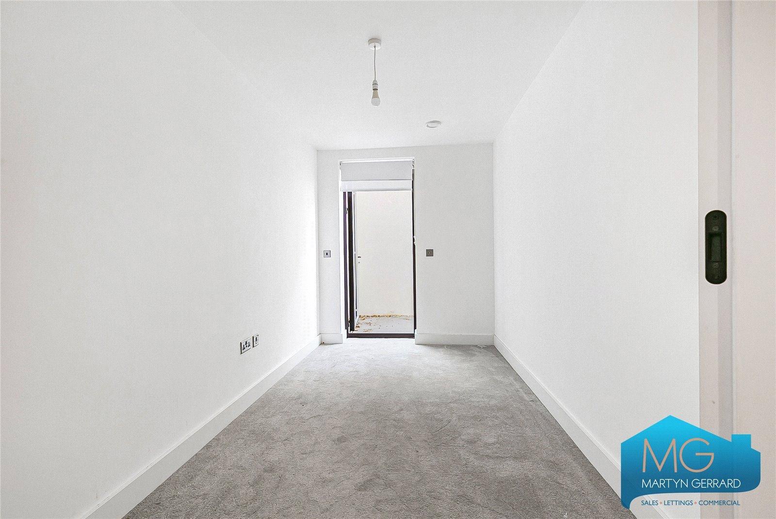 2 bedroom Ground Floor Flat to rent - Martyn Gerrard