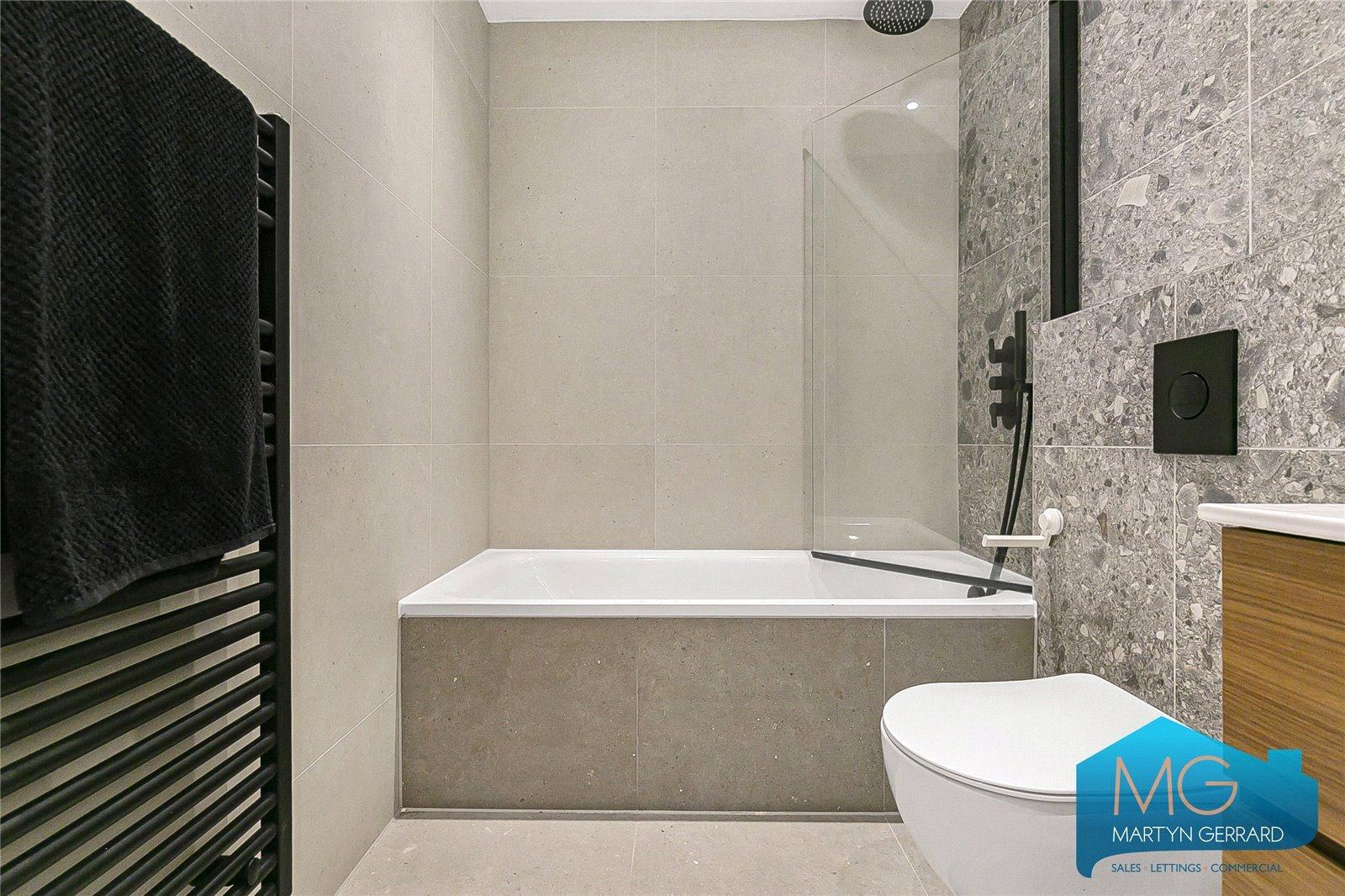 2 bedroom Ground Floor Flat to rent - Martyn Gerrard