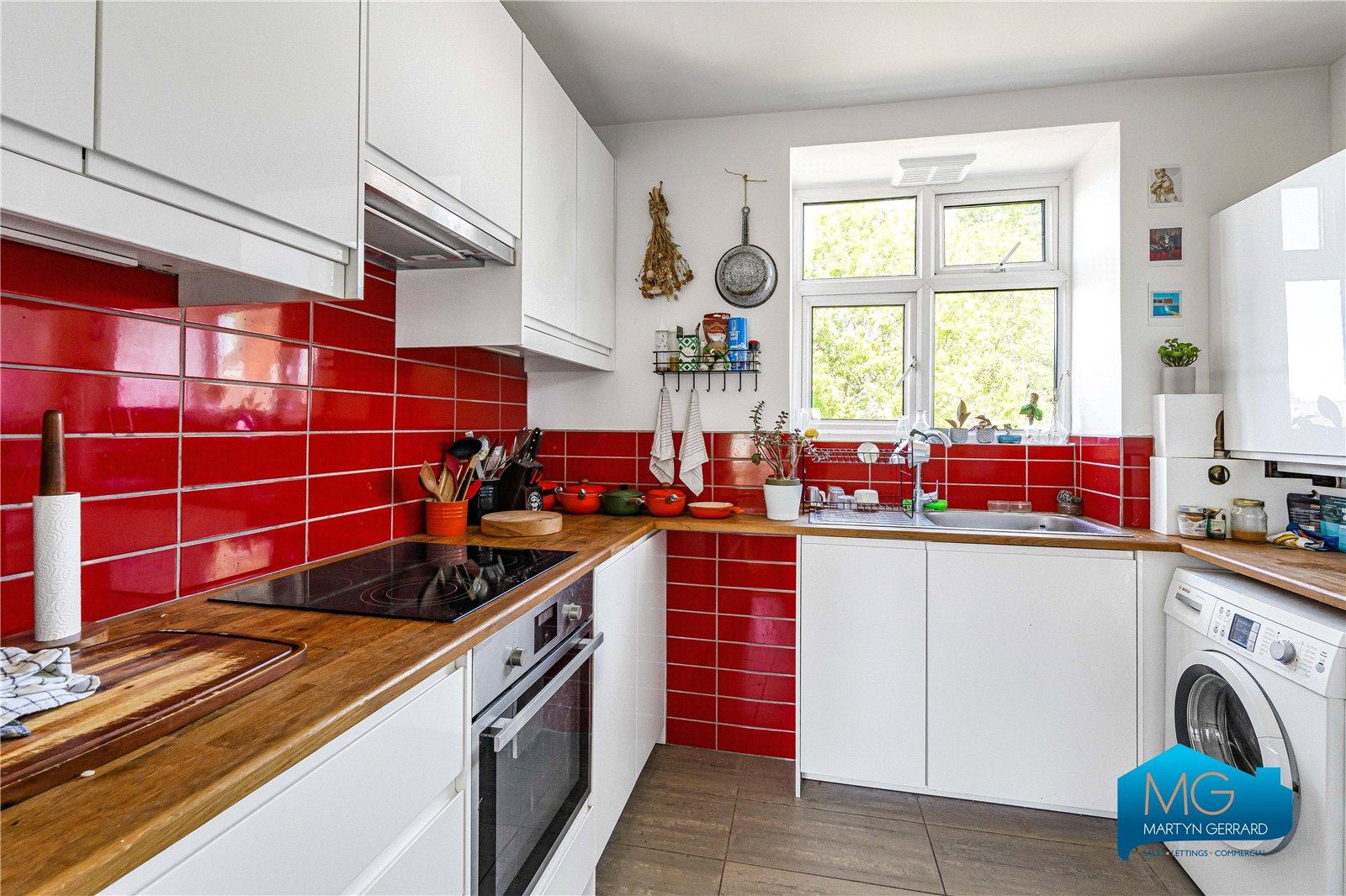 2 bedroom Apartment to rent - Martyn Gerrard