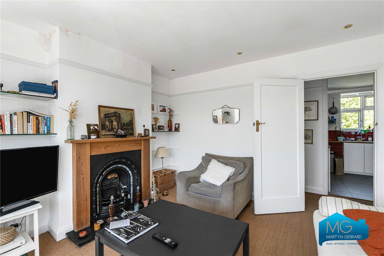 2 bedroom Apartment to rent - Martyn Gerrard