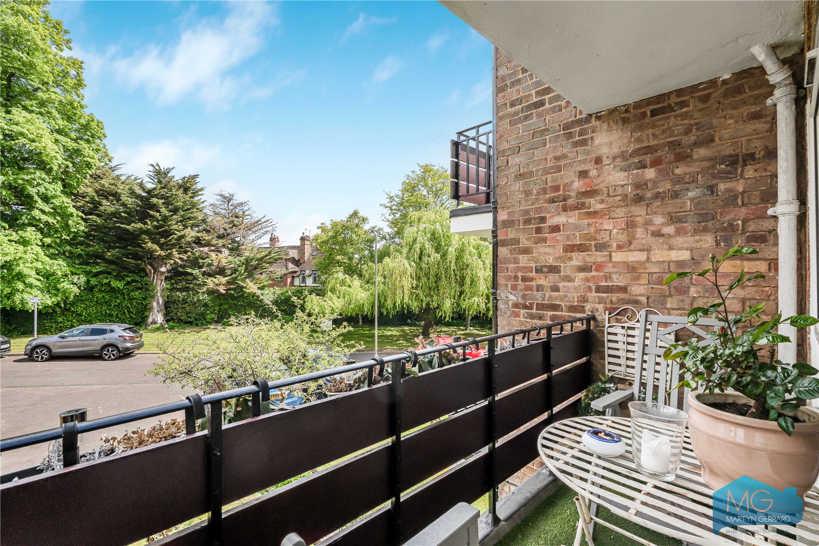 2 bedroom Apartment for sale - Martyn Gerrard