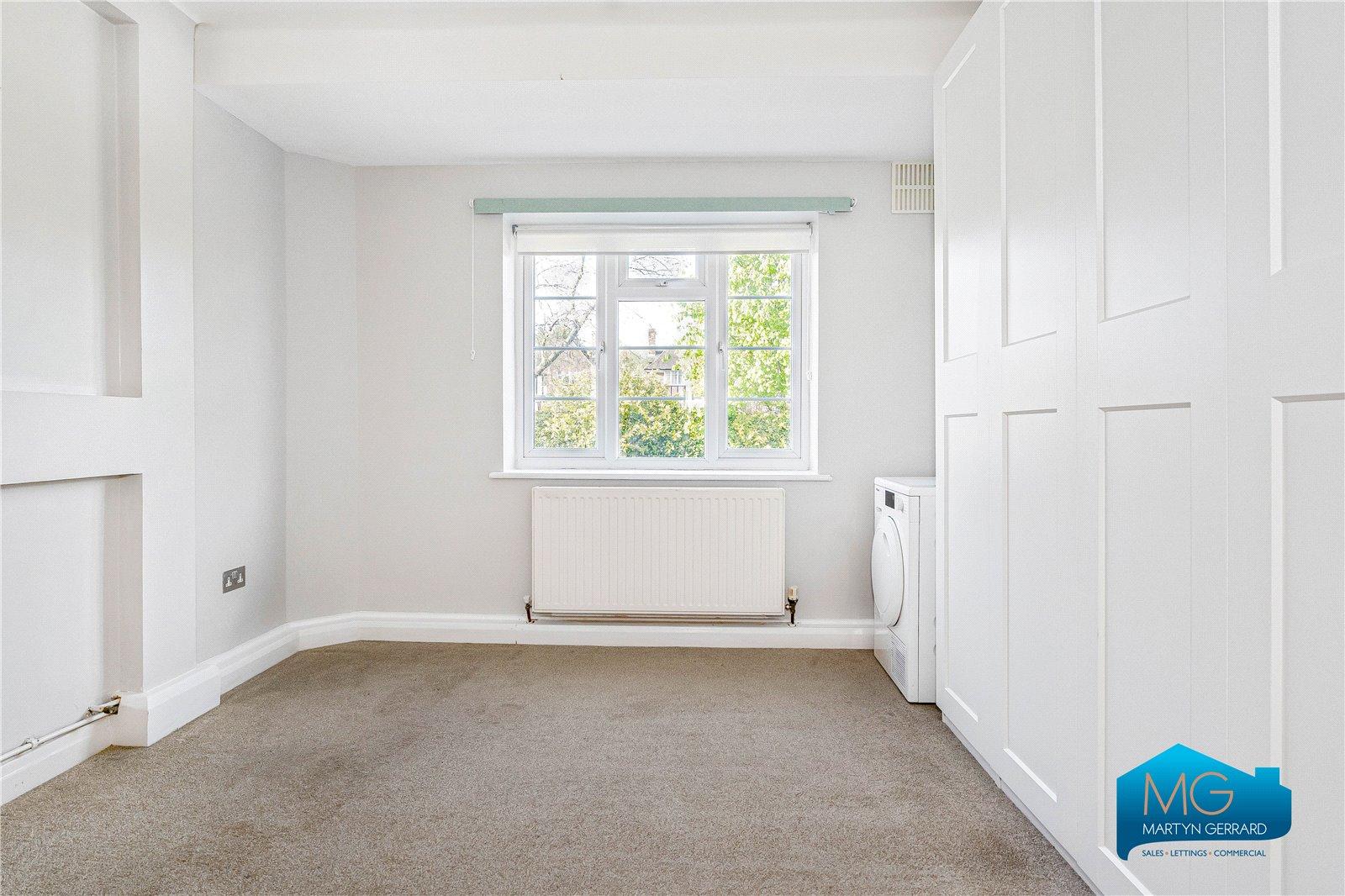 2 bedroom Apartment to rent - Martyn Gerrard