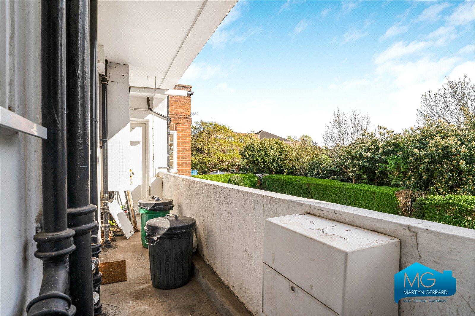 2 bedroom Apartment to rent - Martyn Gerrard