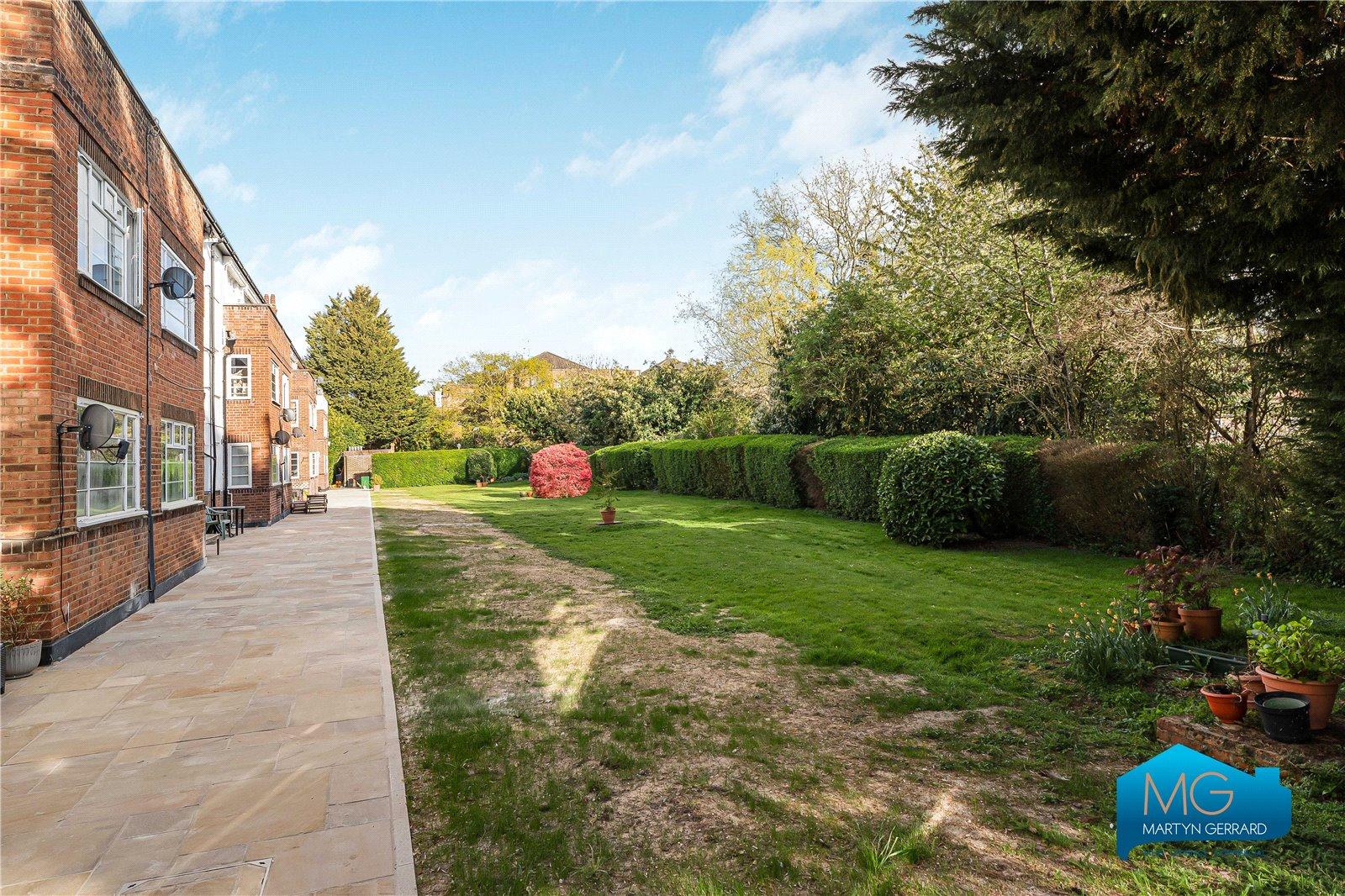 2 bedroom Apartment to rent - Martyn Gerrard