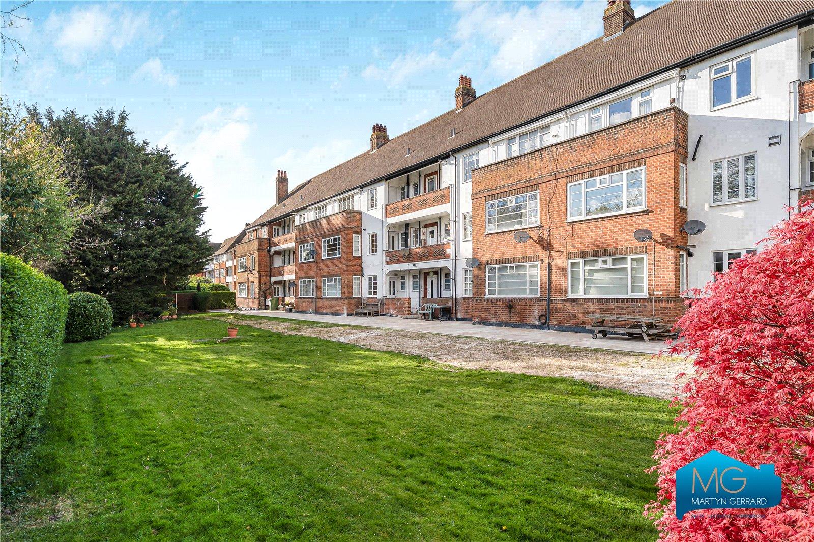 2 bedroom Apartment to rent - Martyn Gerrard