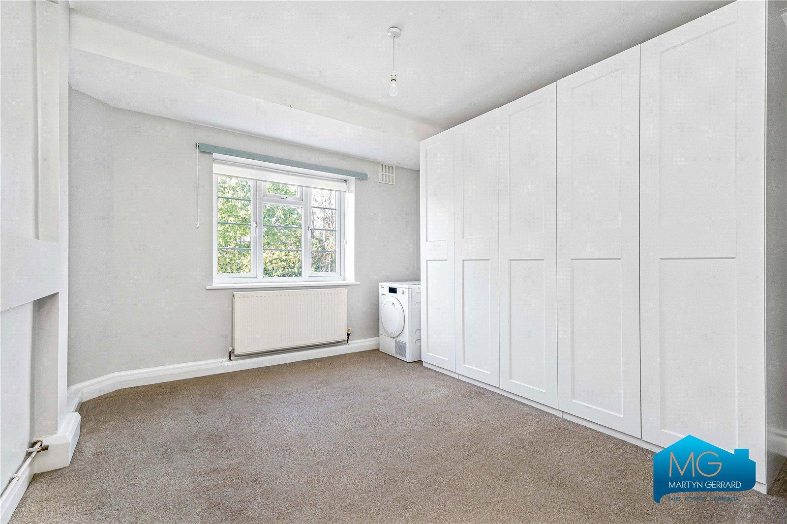 2 bedroom Apartment to rent - Martyn Gerrard