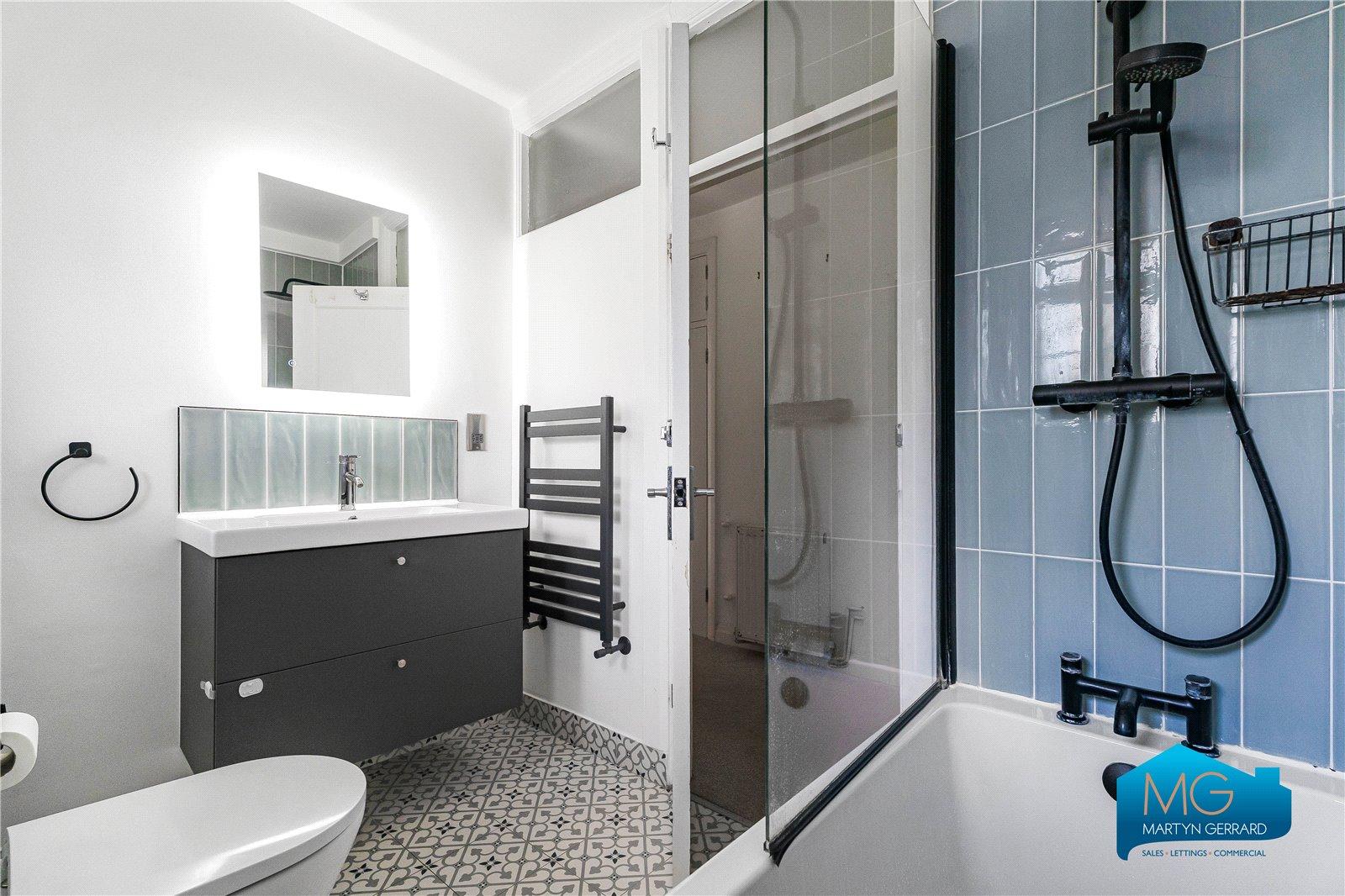2 bedroom Apartment to rent - Martyn Gerrard