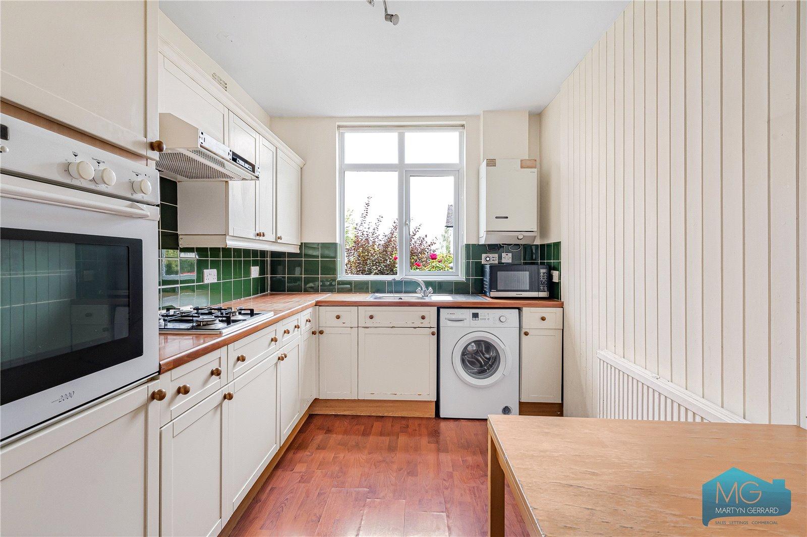 3 bedroom End of Terrace House for sale - Martyn Gerrard