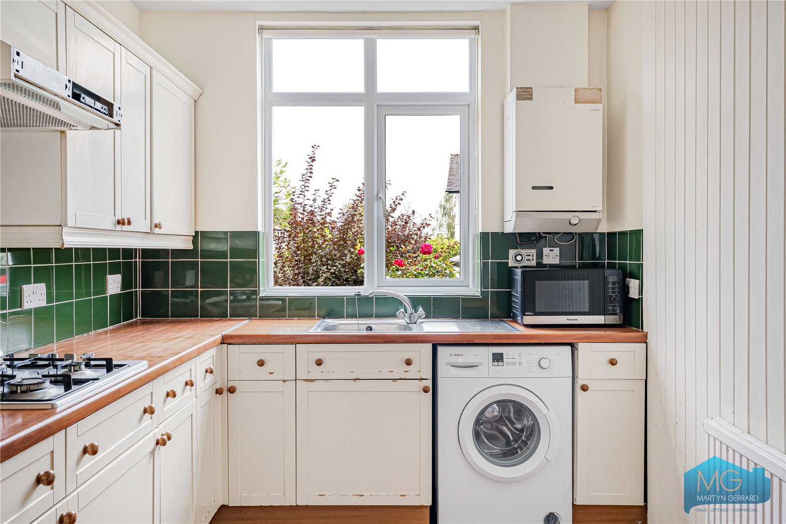 3 bedroom End of Terrace House for sale - Martyn Gerrard