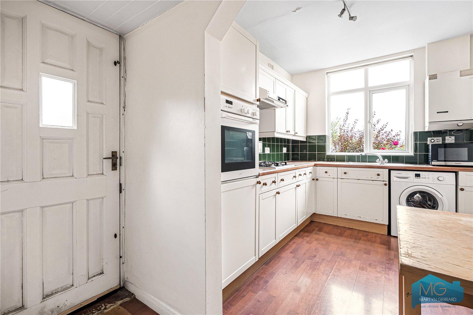 3 bedroom End of Terrace House for sale - Martyn Gerrard