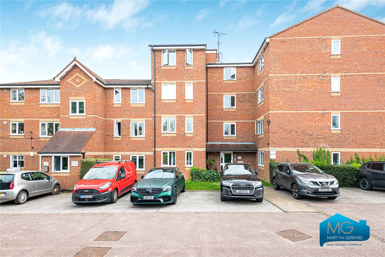 2 bedroom Apartment to rent - Martyn Gerrard