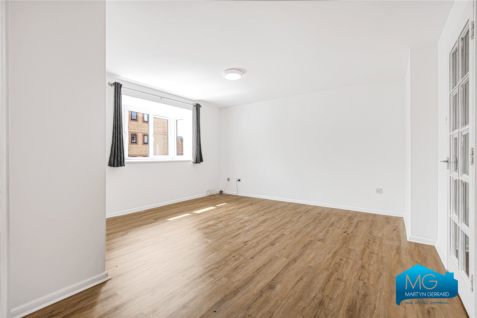 2 bedroom Apartment to rent - Martyn Gerrard