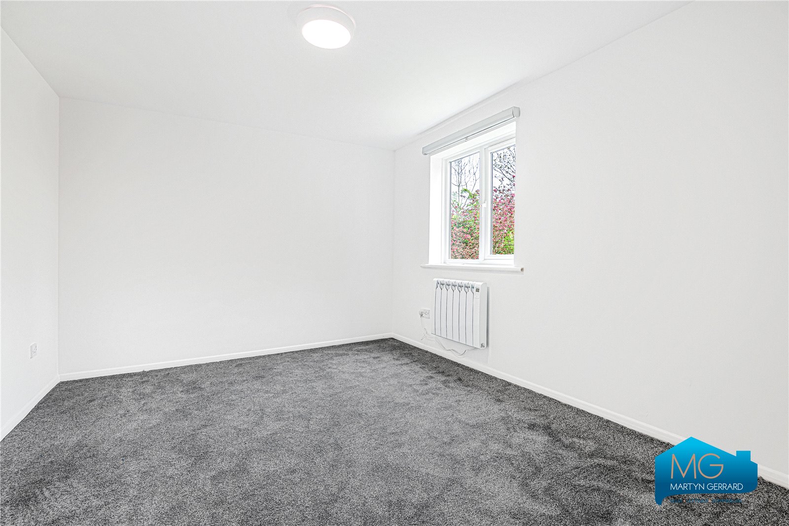 2 bedroom Apartment to rent - Martyn Gerrard