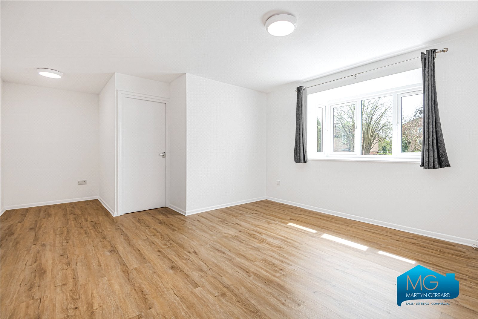 Blackdown Close, East Finchley, London, N2+ - Martyn Gerrard