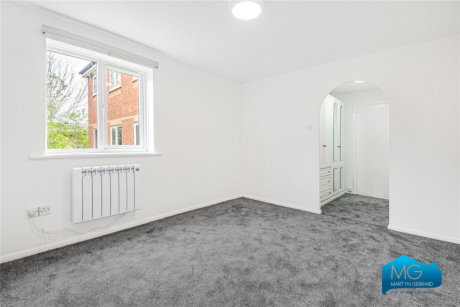 2 bedroom Apartment to rent - Martyn Gerrard