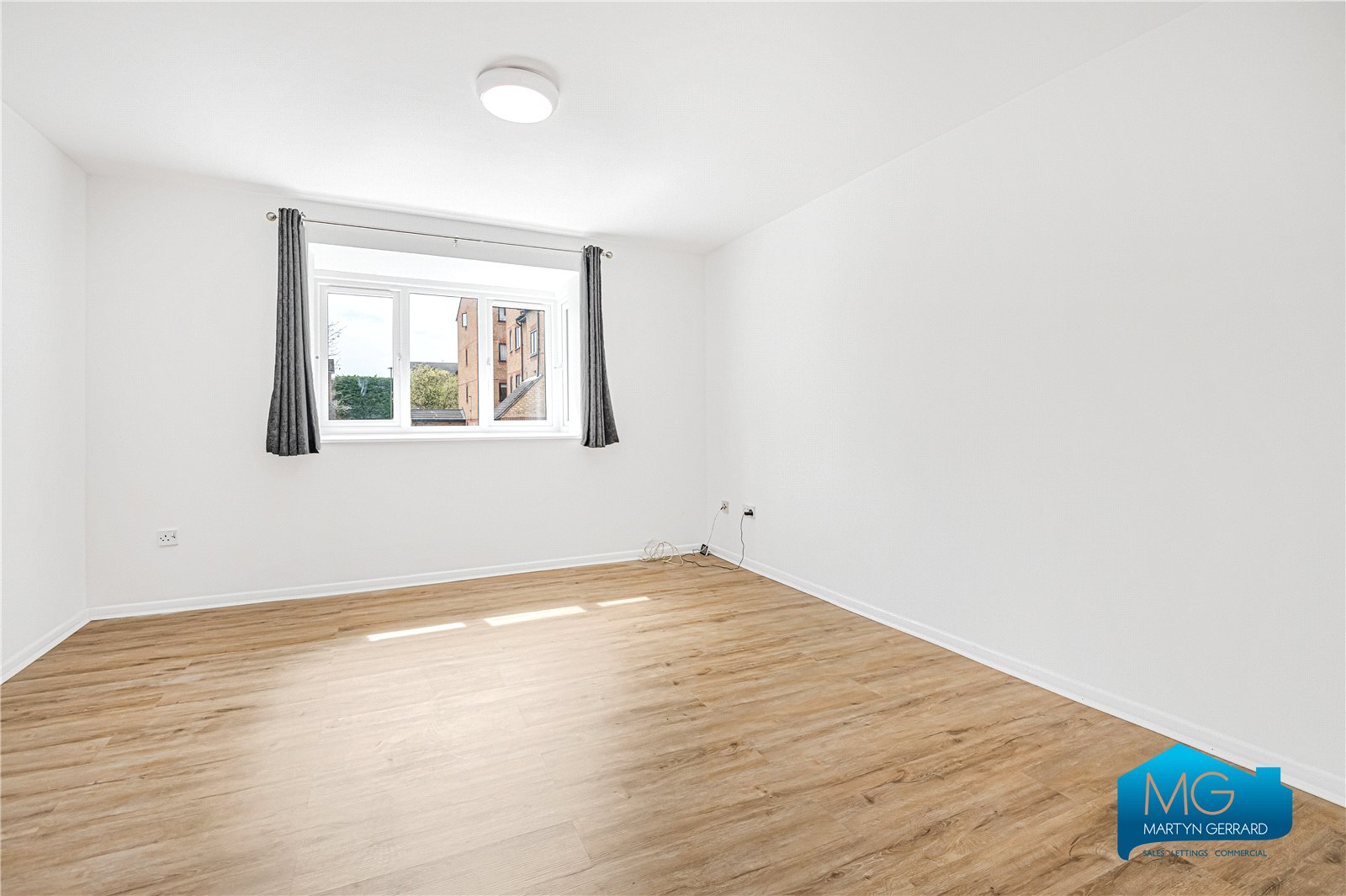 2 bedroom Apartment to rent - Martyn Gerrard