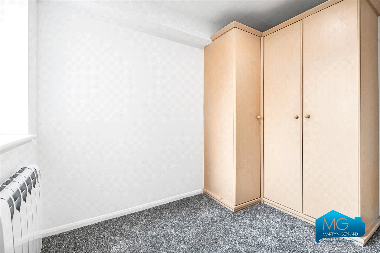 2 bedroom Apartment to rent - Martyn Gerrard