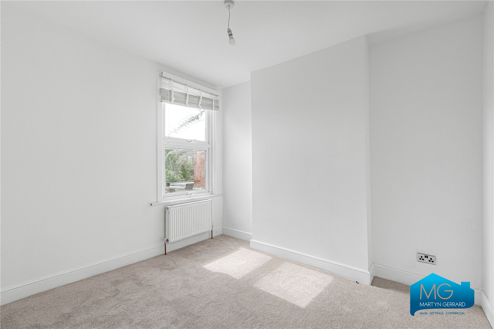 3 bedroom Terraced House to rent - Martyn Gerrard