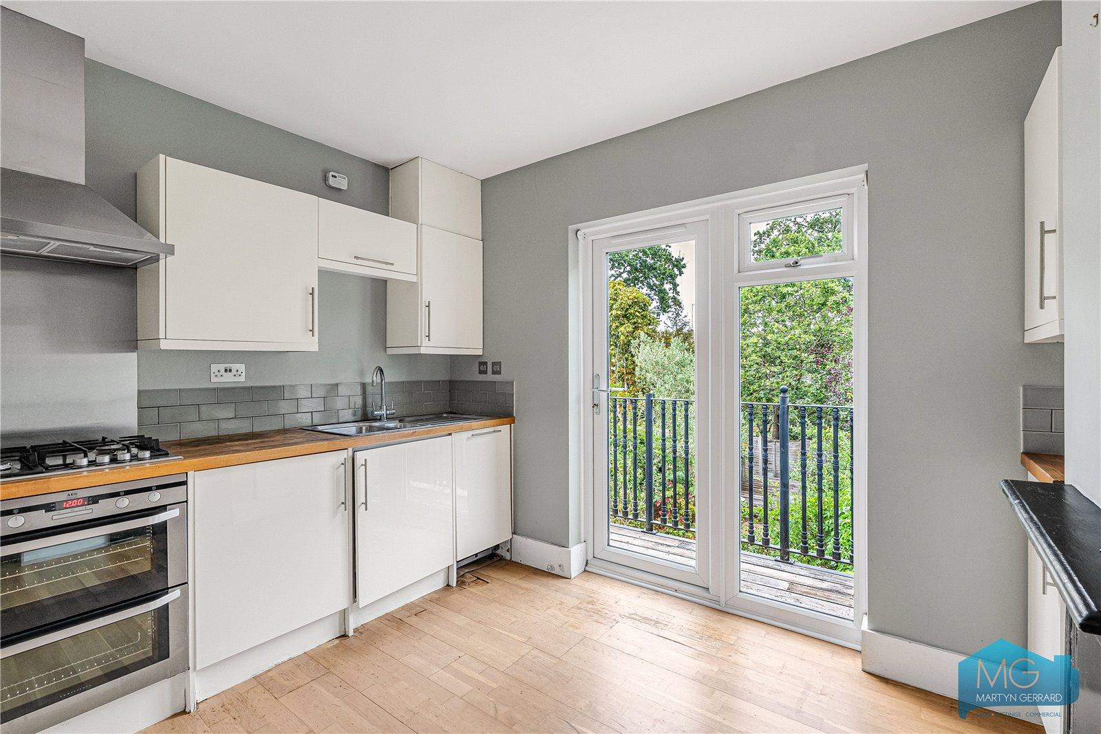 3 bedroom Apartment for sale - Martyn Gerrard