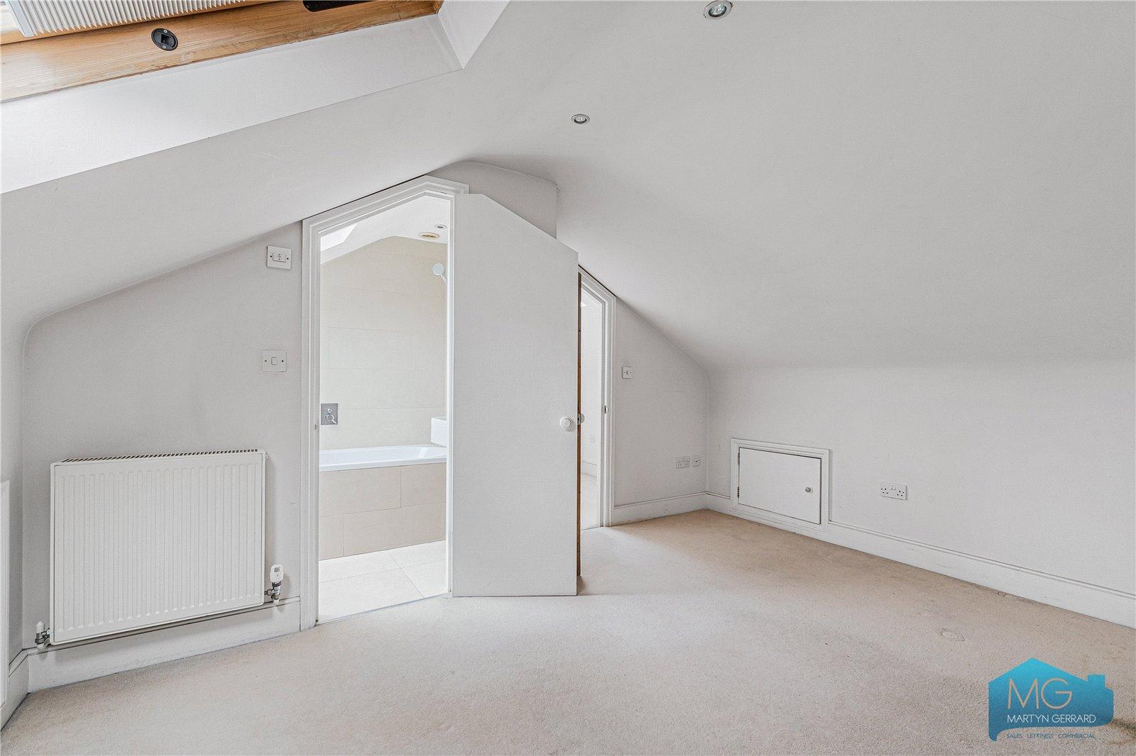 3 bedroom Apartment for sale - Martyn Gerrard
