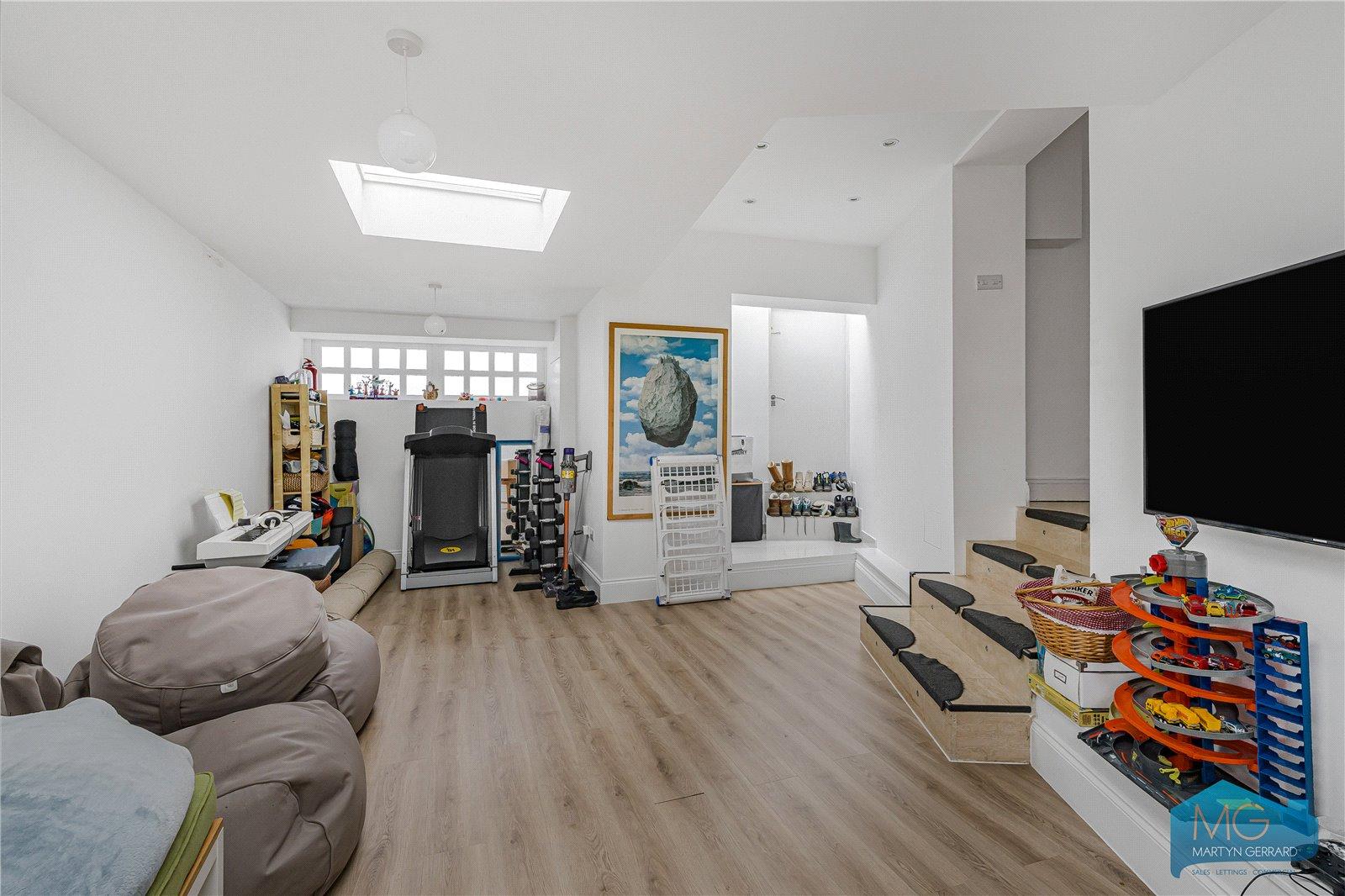 4 bedroom Semi-Detached House for sale - Martyn Gerrard