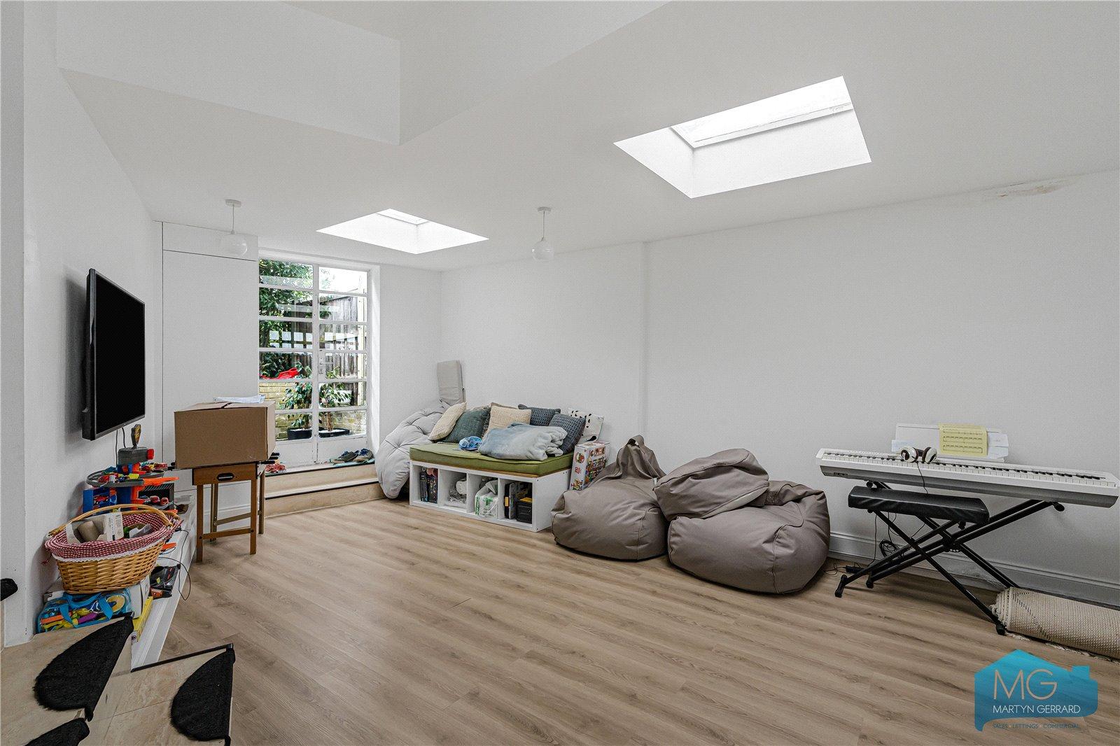 4 bedroom Semi-Detached House for sale - Martyn Gerrard