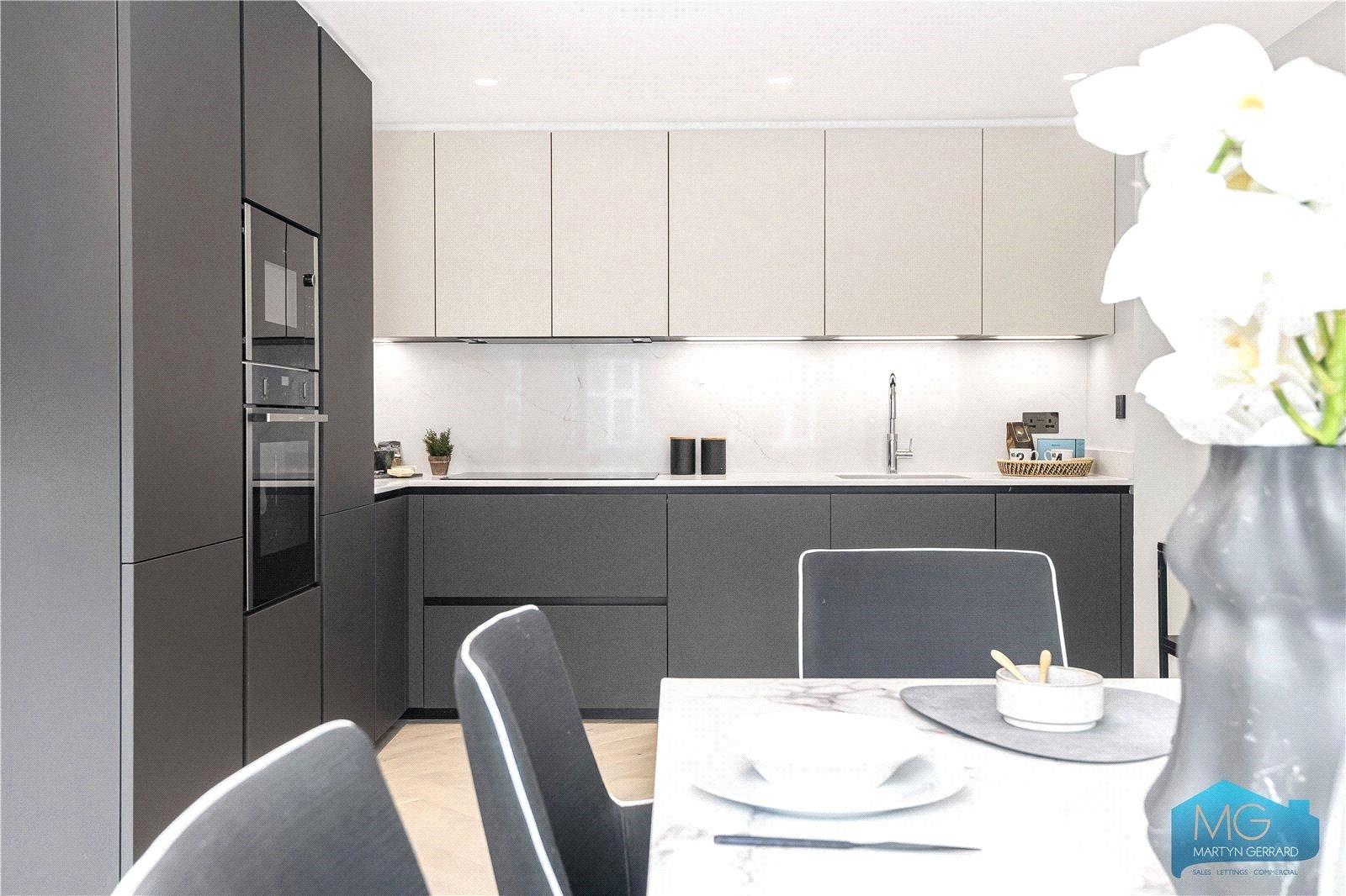3 bedroom House to rent - Martyn Gerrard