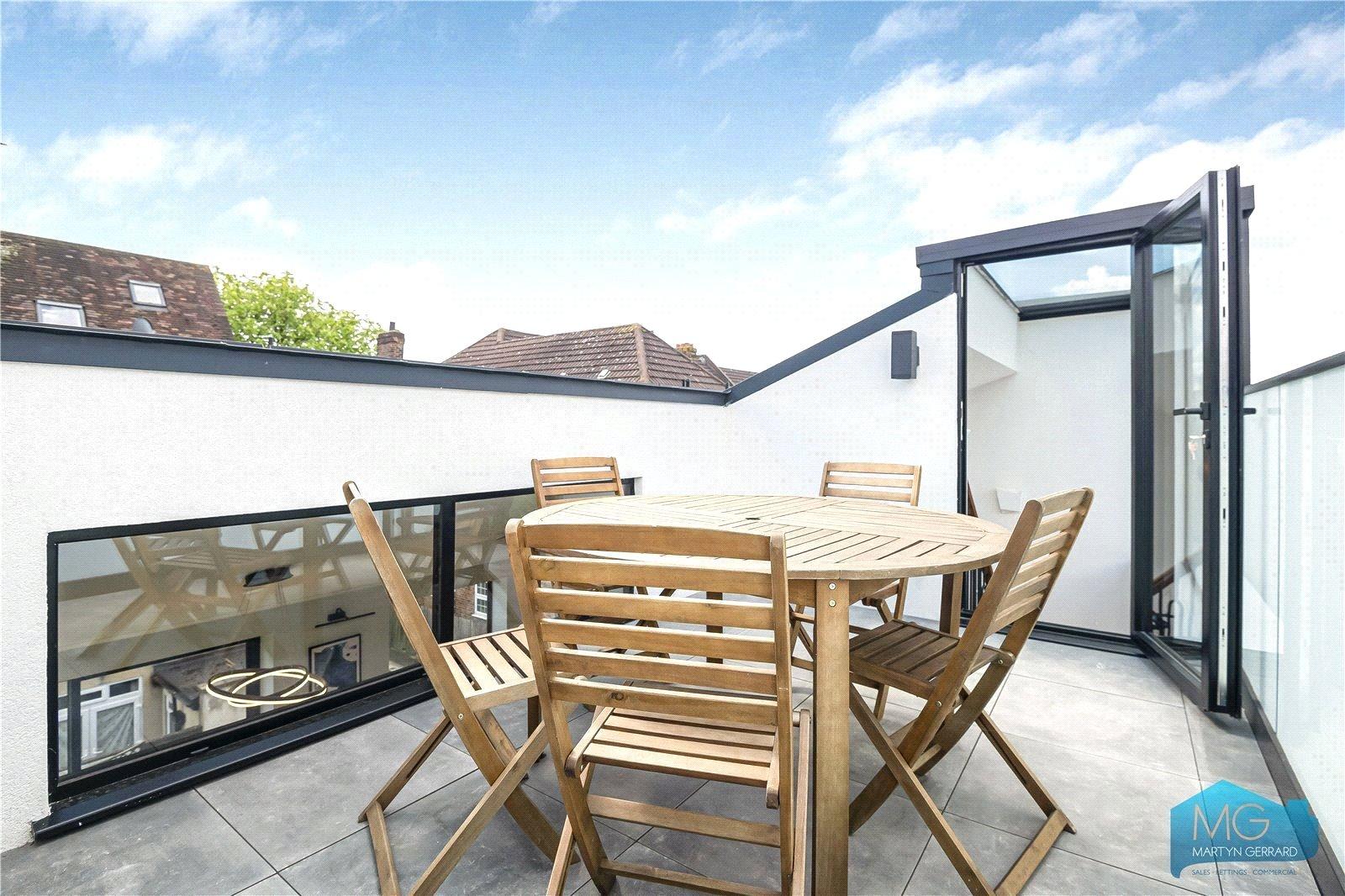 3 bedroom House to rent - Martyn Gerrard