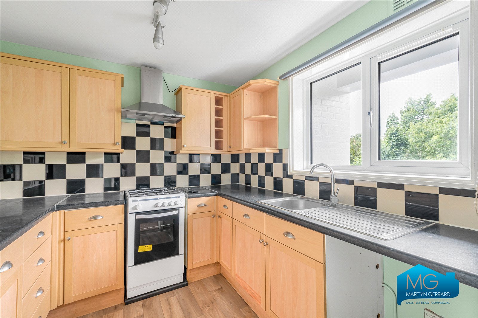 2 bedroom Maisonette to rent - Martyn Gerrard