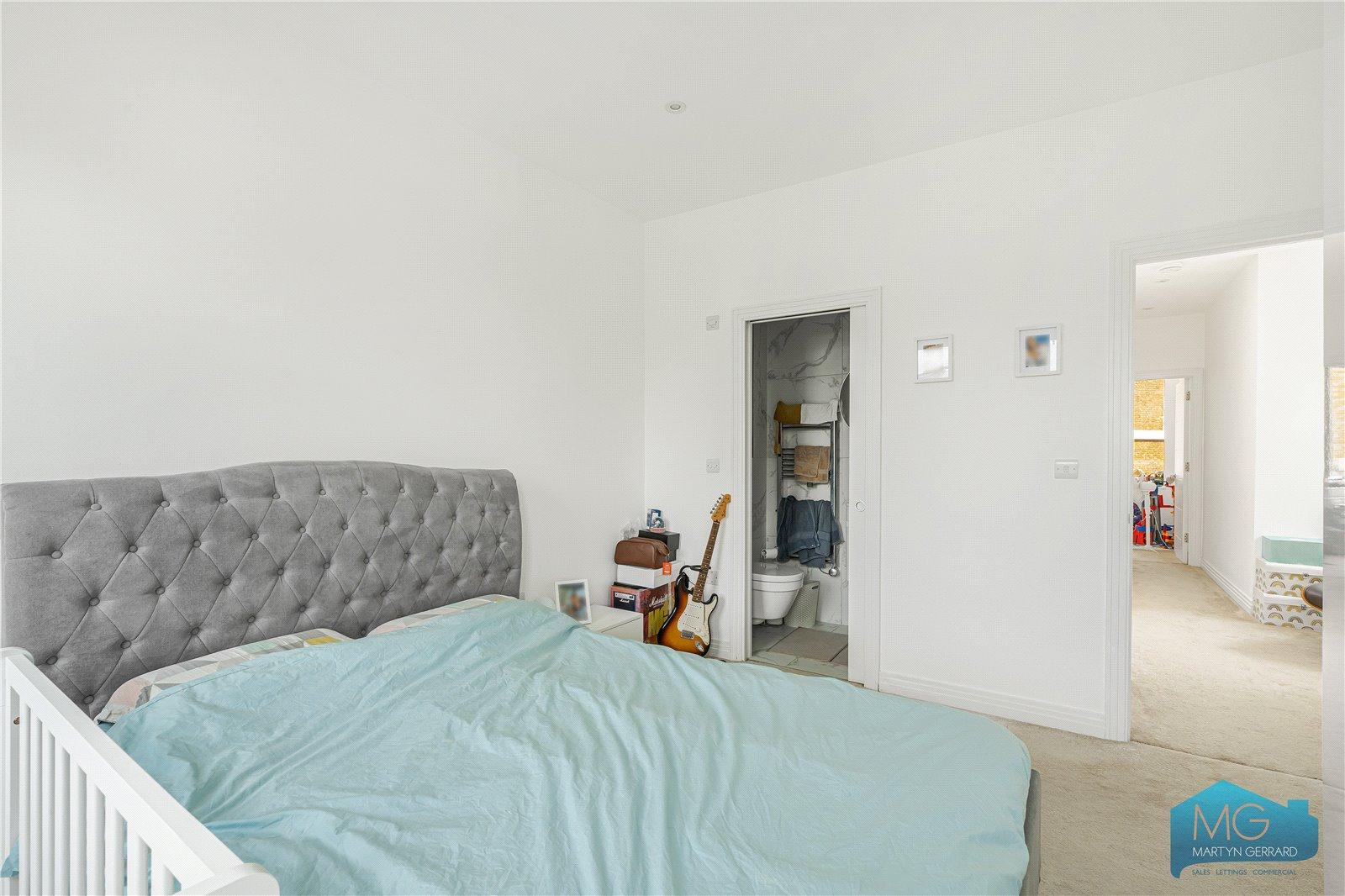 2 bedroom House for sale - Martyn Gerrard