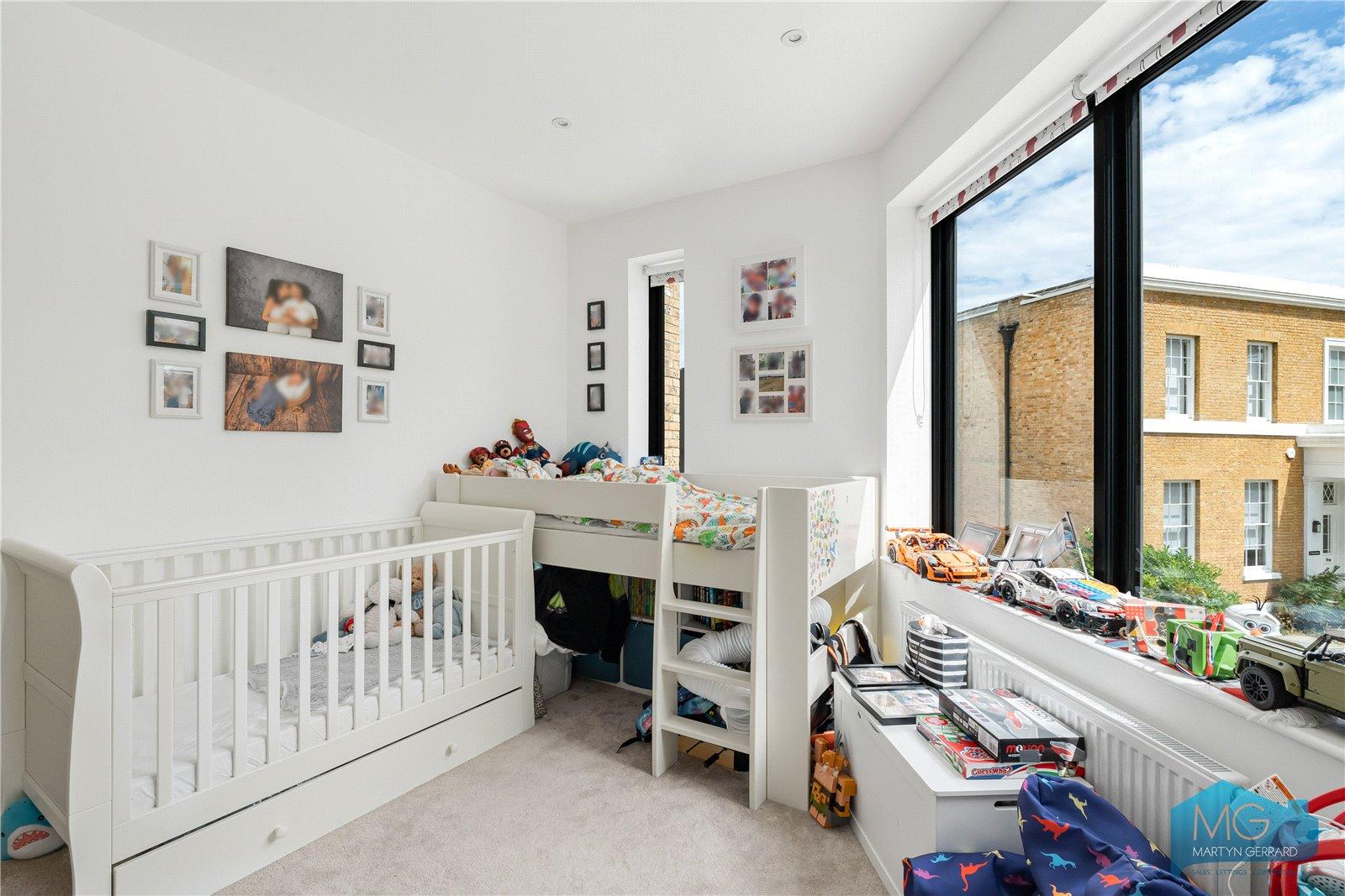 2 bedroom House for sale - Martyn Gerrard