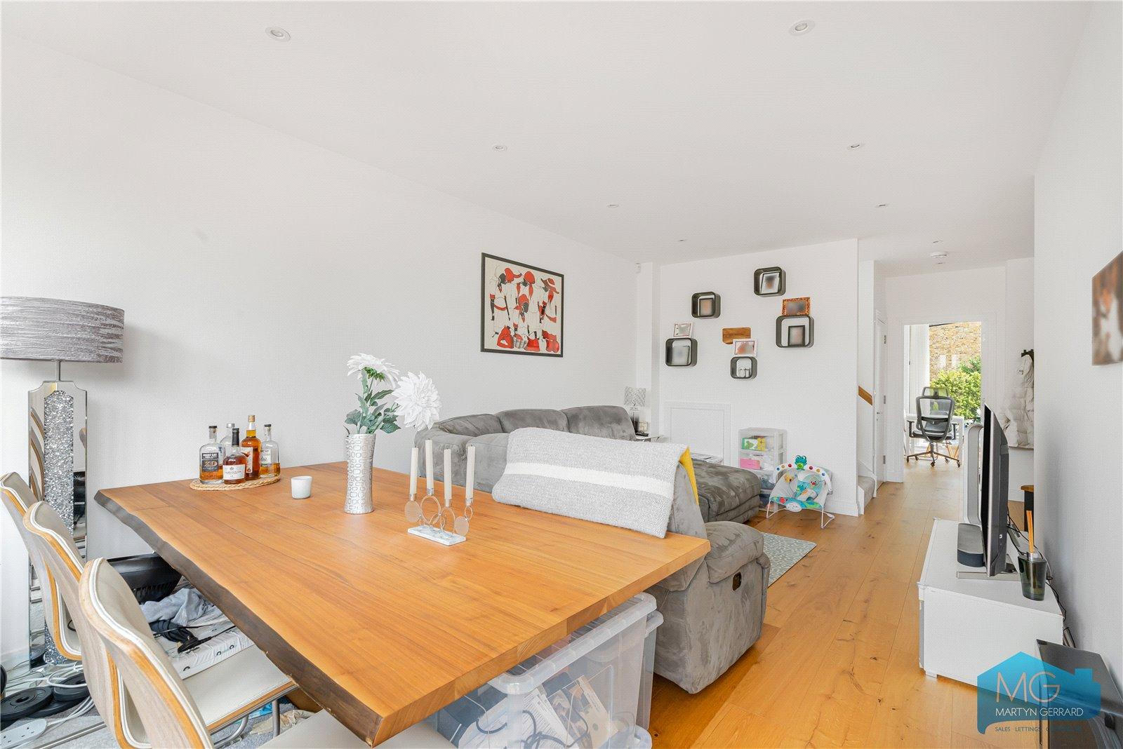 2 bedroom House for sale - Martyn Gerrard