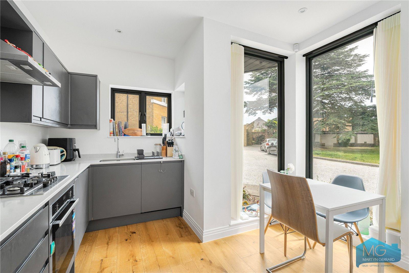 2 bedroom House for sale - Martyn Gerrard