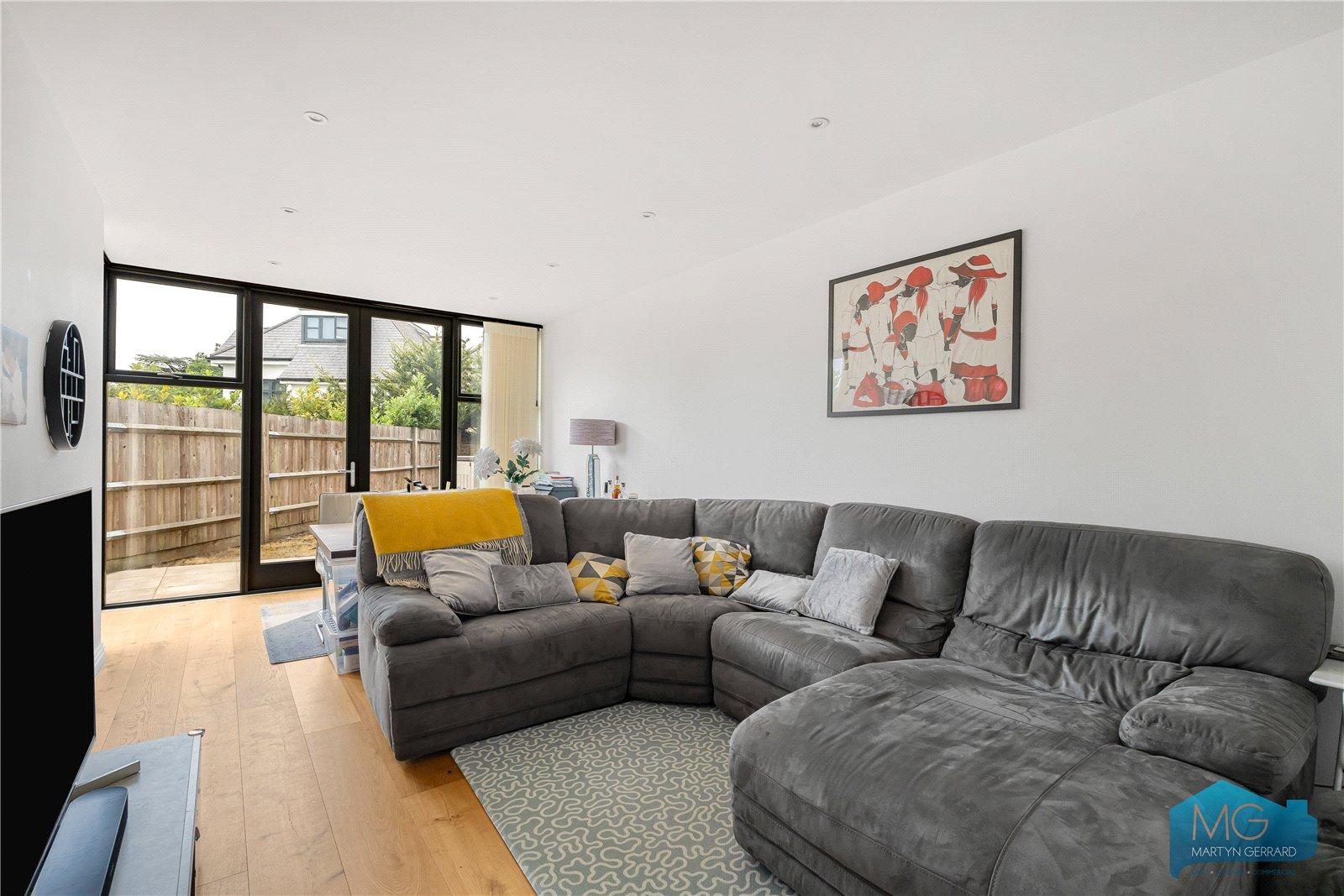 2 bedroom House for sale - Martyn Gerrard